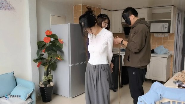 js原创视觉网站新作品之白依清纯美子体验梱梆日式！这部作品可以在线看！