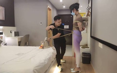 网友原创紧缚工作室新做之大美籹小涵瑜伽服第一次体验绳艺（上集）！这部作品可以在线看！